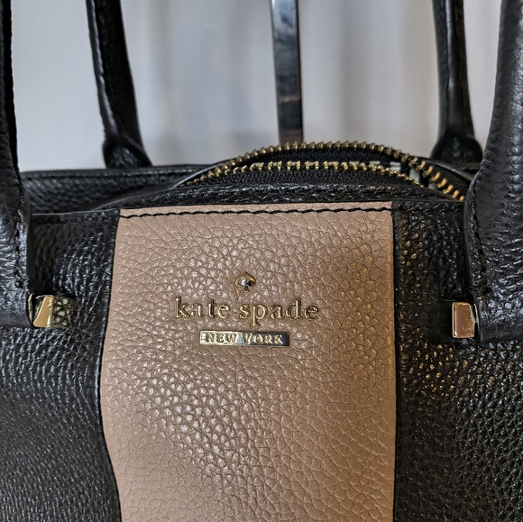 Kate Spade Purse - Picture 4 of 12